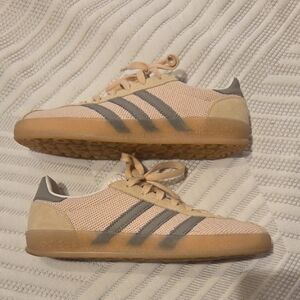 Adidas Tan and Gray/Blue Sneakers 7.5m 8.5w